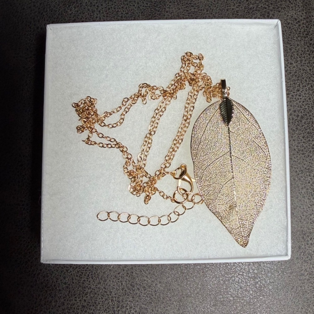 Gold Tone Filigree Real Leaf Skeleton Pendant Necklace Adjustable Chain Nature